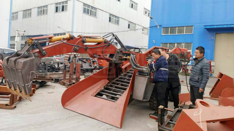 學(xué)開(kāi)扒渣機(jī).jpg 學(xué)開(kāi)扒渣機(jī).jpg