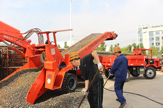 80型電動(dòng)扒渣機(jī).jpg 80型電動(dòng)扒渣機(jī).jpg